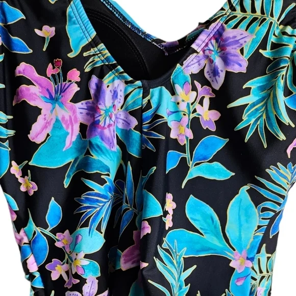 Swimsuits For All Pink Flower Sarong Front One-Piece Suimsuit, Size 16 - Picture 4 of 9